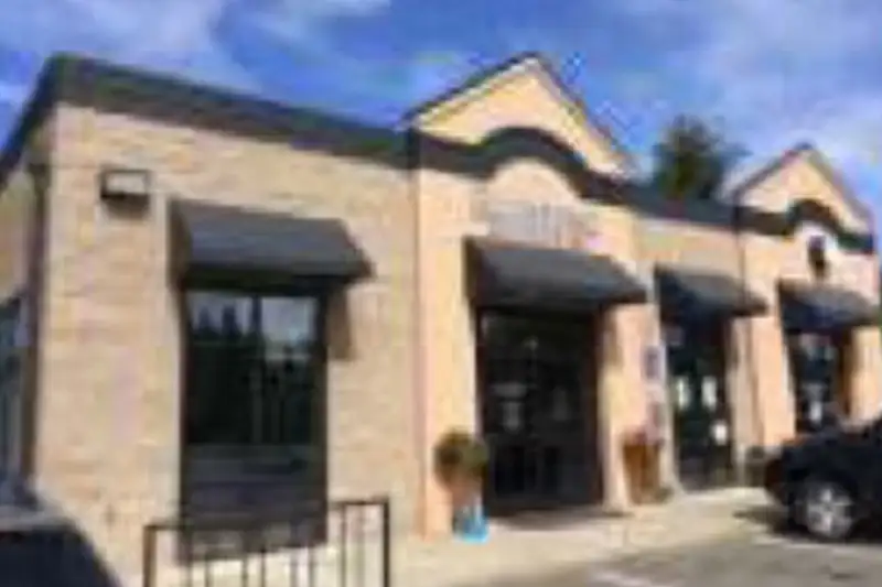 B2 Taphouse, Lash Lounge
