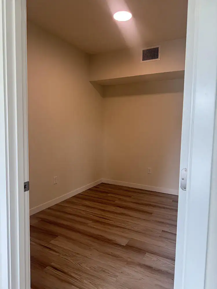 Anthonys Corner Interior 03