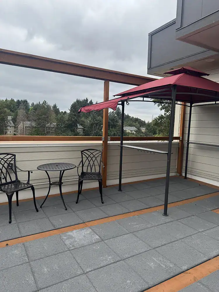Anthonys Corner Outdoor Area 06